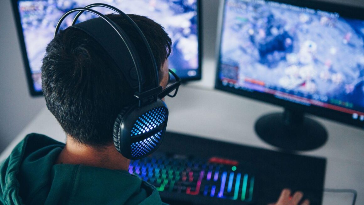 gaming headsets, gaming accessories, best gaming headsets, wireless gaming headsets, gaming headset reviews, gaming headset buy guide, professional gaming accessories, gaming audio equipment, gaming headset shop